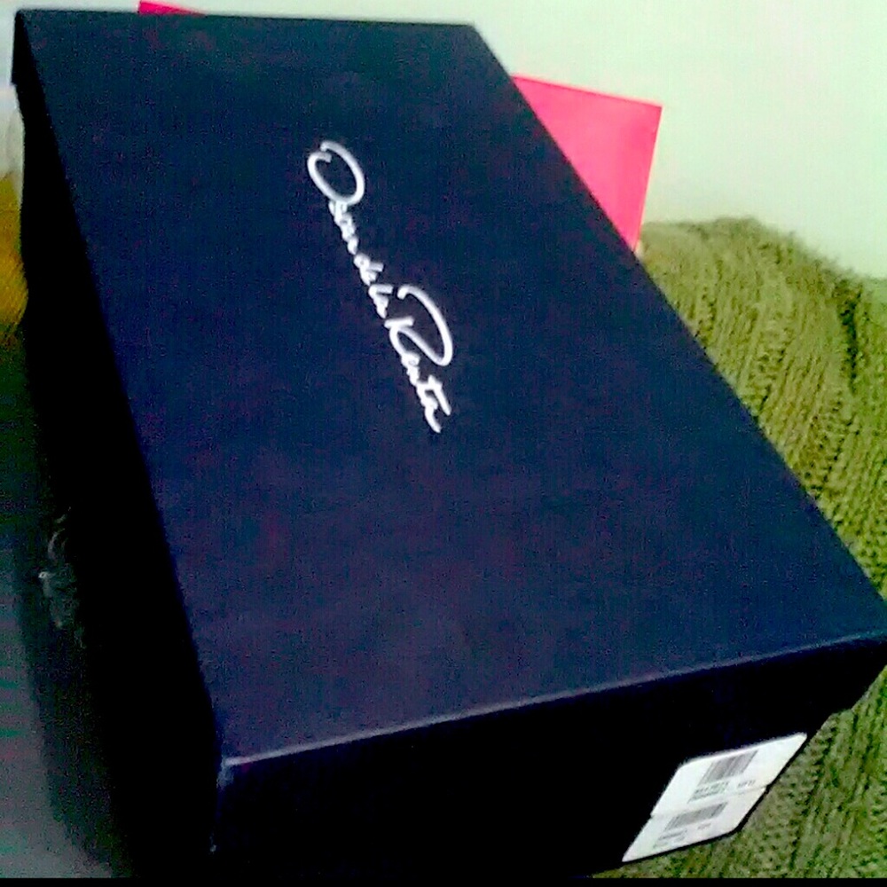 ISO EMPTY SHOE BOXES… Oscar de la Renta, Tory Burch, Michael Kors, WHBM